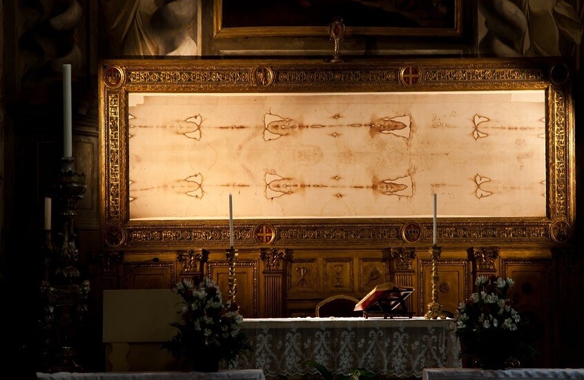 تحليل الحمض النووي يعيد الجدل حول أصل كفن تورينو