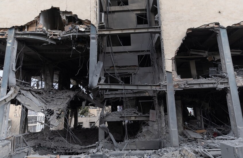 قرغيزستان ترسل 129 طنا من المساعدات الإنسانية إلى إيران