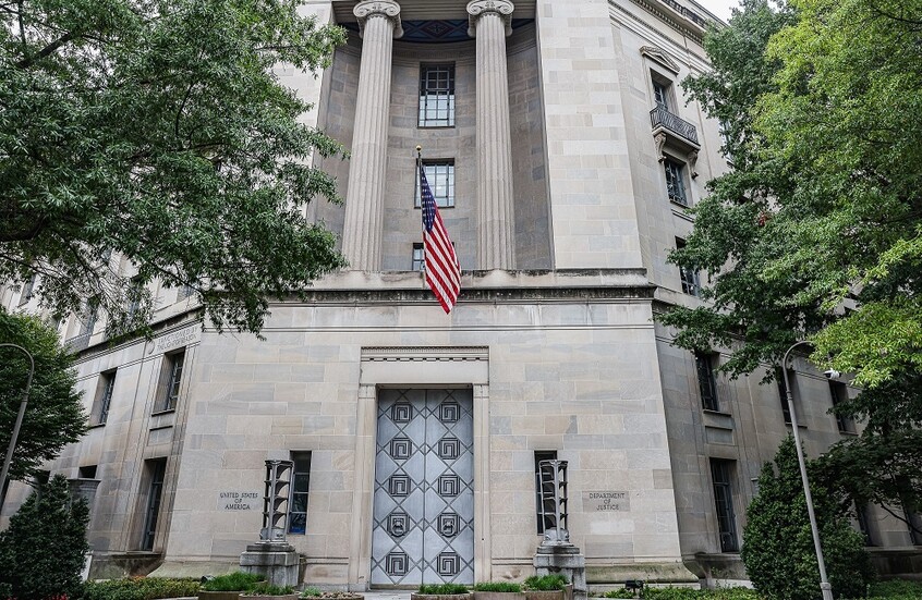 روسيان سلمتهما بلغاريا إلى الولايات المتحدة يواجهان السجن لمدة تصل إلى 40 عاما وغرامات ضخمة