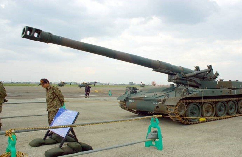 الناتو يسلم أوكرانيا دفعة من مدافع هوتزر الأمريكية عيار 203 ملم