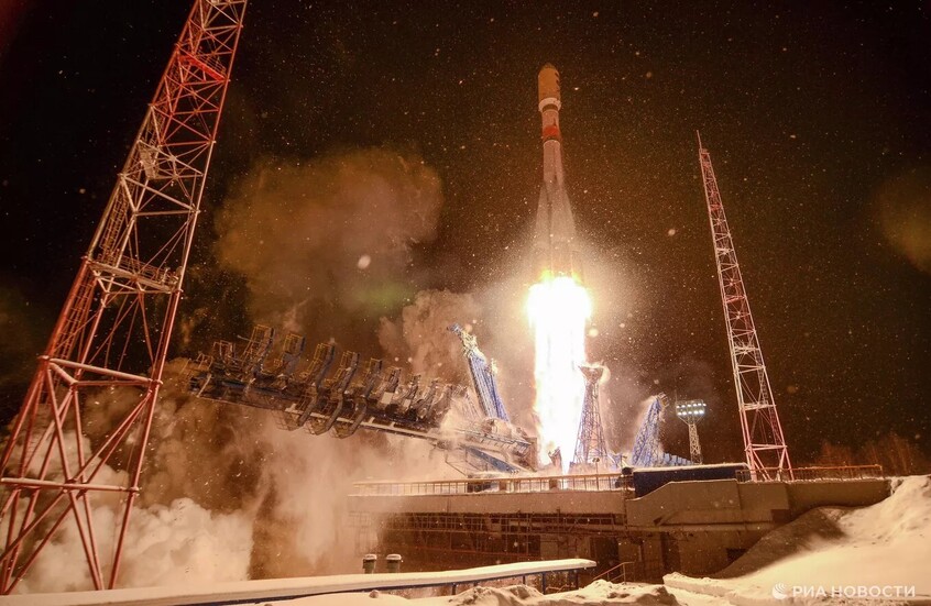 صاروخ "سويوز-2.1 أ" ينطلق من قاعدة بليسيتسك الفضائية بقمر صناعي عسكري