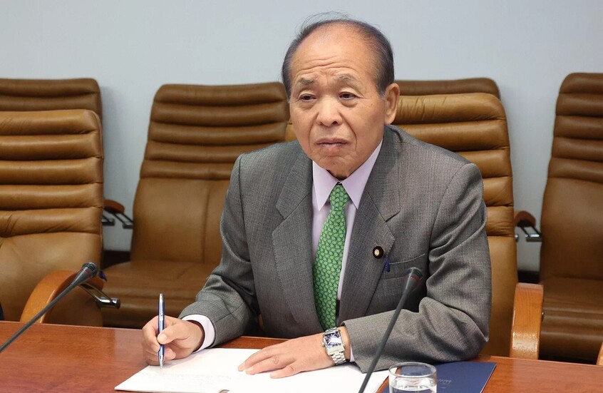 نائب ياباني: على طوكيو رفع العقوبات عن روسيا