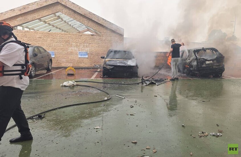 رشقة صاروخية من إيران تستهدف حيفا والكريوت وتؤجل اجتماع "الكابينيت" الإسرائيلي