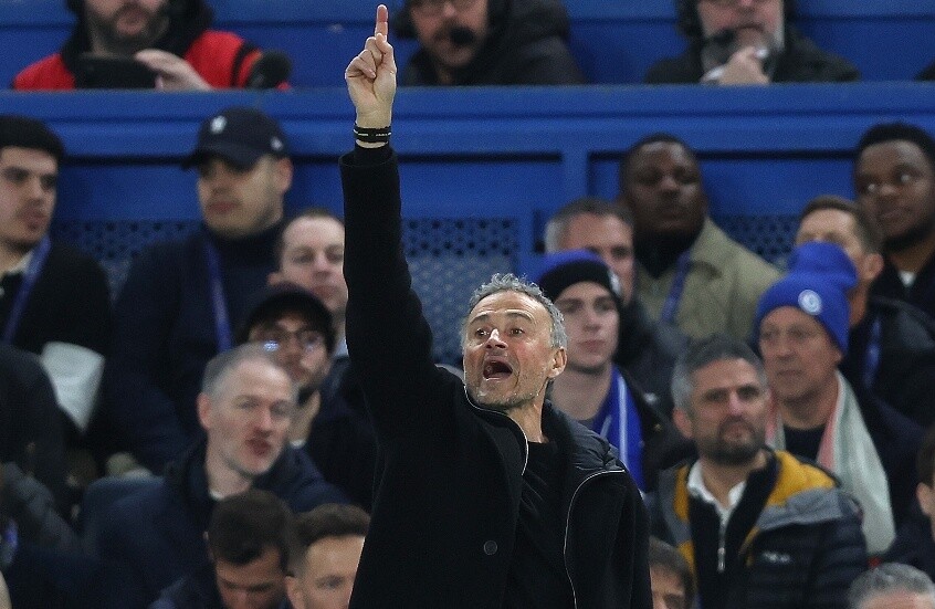 الكاميرات تثير الفوضى في باريس سان جيرمان.. وإنريكي يتدخل