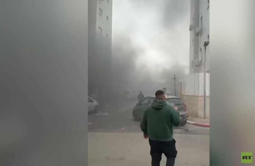 حيفا.. تصاعد أعمدة الدخان نتيجة القصف الإيراني