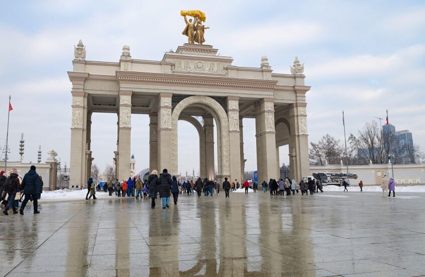 لأول مرة في معرض منجزات الاقتصاد الوطني.. مهرجان "فكونتاكتي" يوسّع آفاق الترفيه والموسيقى في موسكو