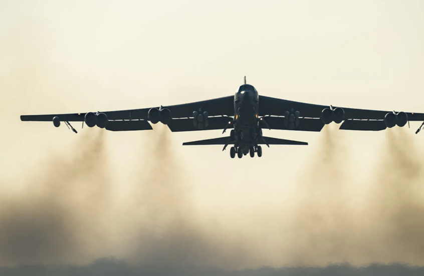 تقارير: قاذفات B-52 الأمريكية تحلق فوق إيران