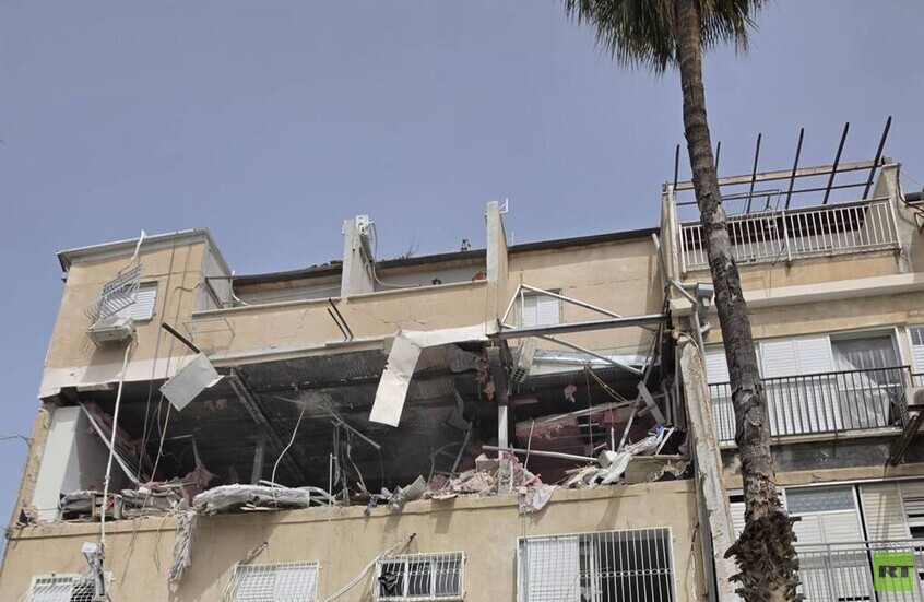 سقوط شظايا صواريخ في عدة مواقع بتل أبيب وبني براك وبتاح تكڤا