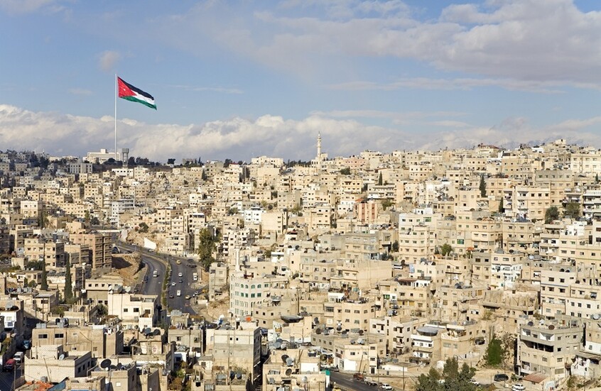 الأردن يدين الضربات الإيرانية: استهدفت مواقع حيوية ولم تكن عابرة