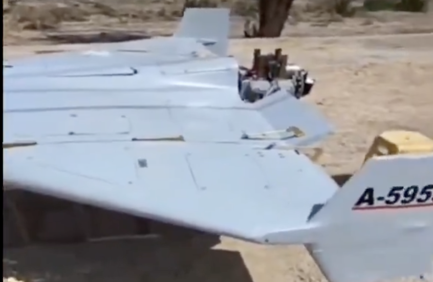 مراهقون في العراق يعرضون طائرة مسيرة "غنيمة" للبيع عبر "تيك توك"