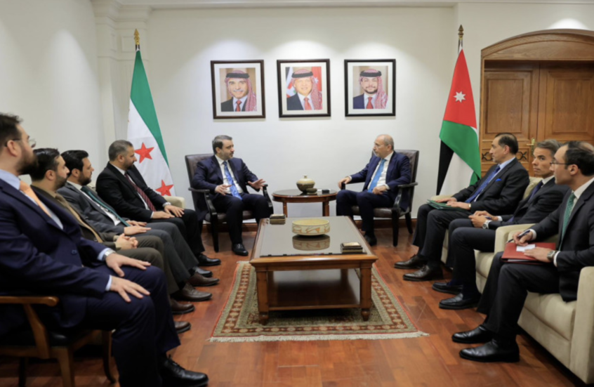 الصفدي والشيباني يؤكدان ضرورة توسيع التعاون بين الأردن وسوريا