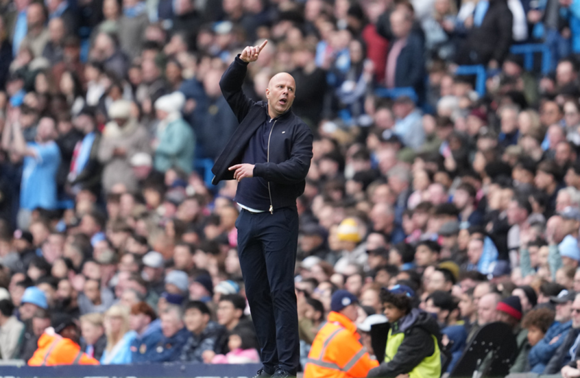 أول تعليق من سلوت بعد خسارة ليفربول برباعية أمام مانشستر سيتي