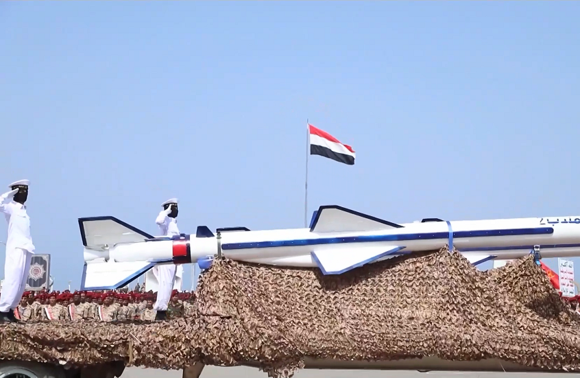 عملية مشتركة.. الحوثيون يعلنون استهداف مطار وأهداف حيوية وعسكرية إسرائيلية