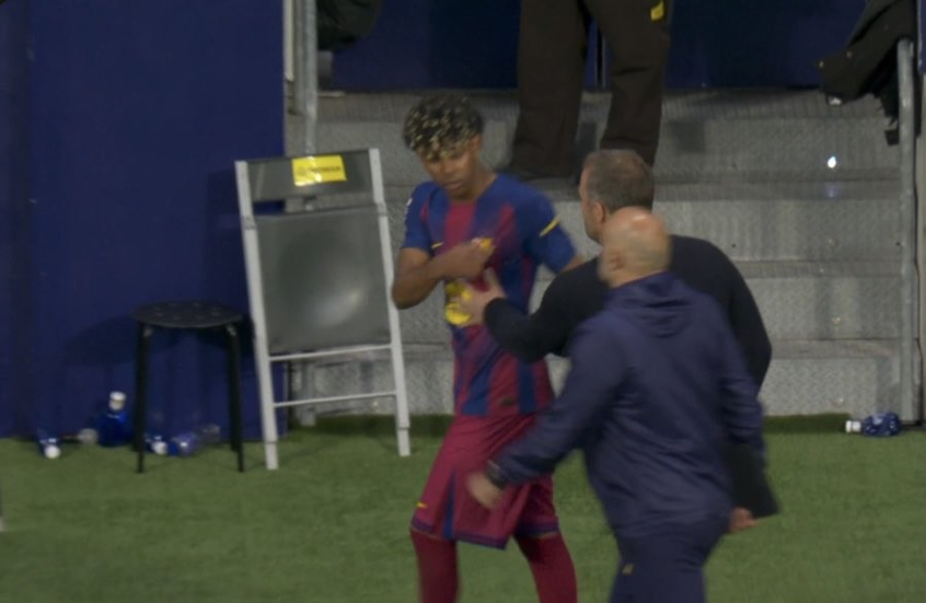 "انفعل على فليك ولم يحتفل".. موقف مثير للجدل للامين جمال بعد فوز برشلونة على أتلتيكو (فيديو - صور)