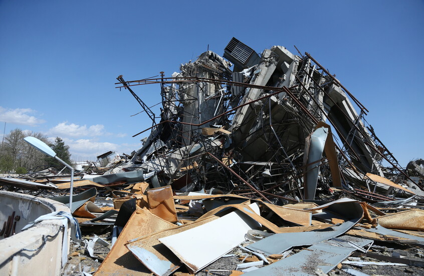 الحرس الثوري الإيراني: مقتل 5 أشخاص في هجمات أمريكية إسرائيلية استهدفت منطقة دشت مغان