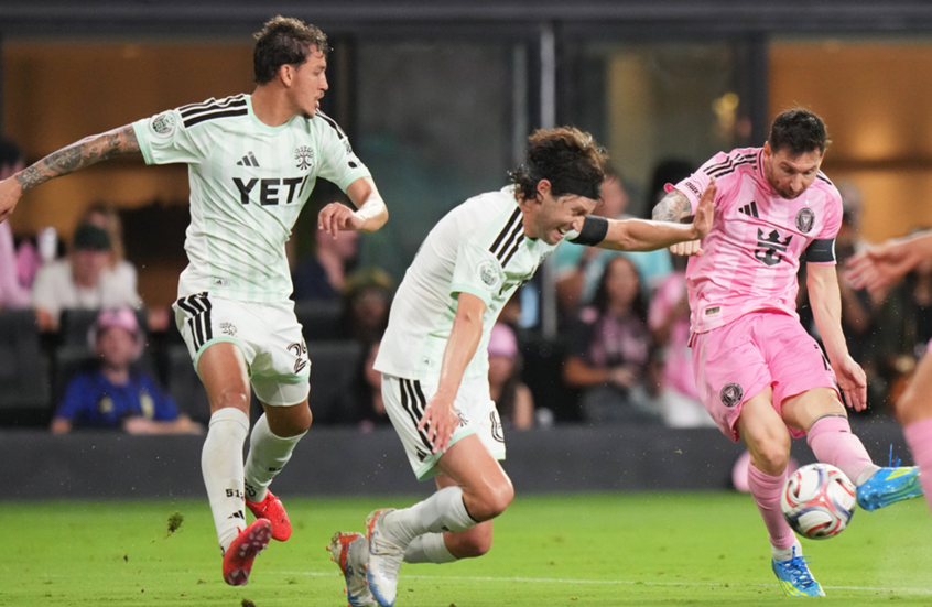 تعثر إنتر ميامي في افتتاح ملعبه الجديد رغم تألق ميسي وسواريز