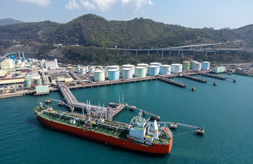 دميترييف: أسعار النفط ستتجاوز 150 دولارا للبرميل في غضون أسبوعين