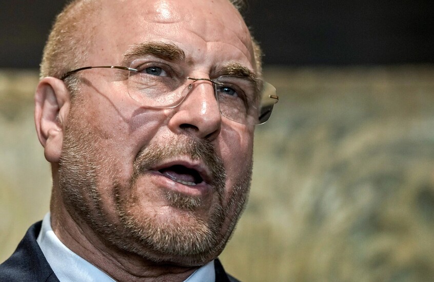 رئيس البرلمان الإيراني لترامب: إصرارك على طاعة أوامر نتنياهو سيشعل المنطقة بأسرها