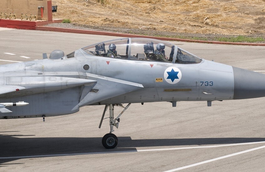 القناة 15 الإسرائيلية: استعدادات مكثفة لشن هجوم واسع على إيران قبيل انتهاء مهلة ترامب