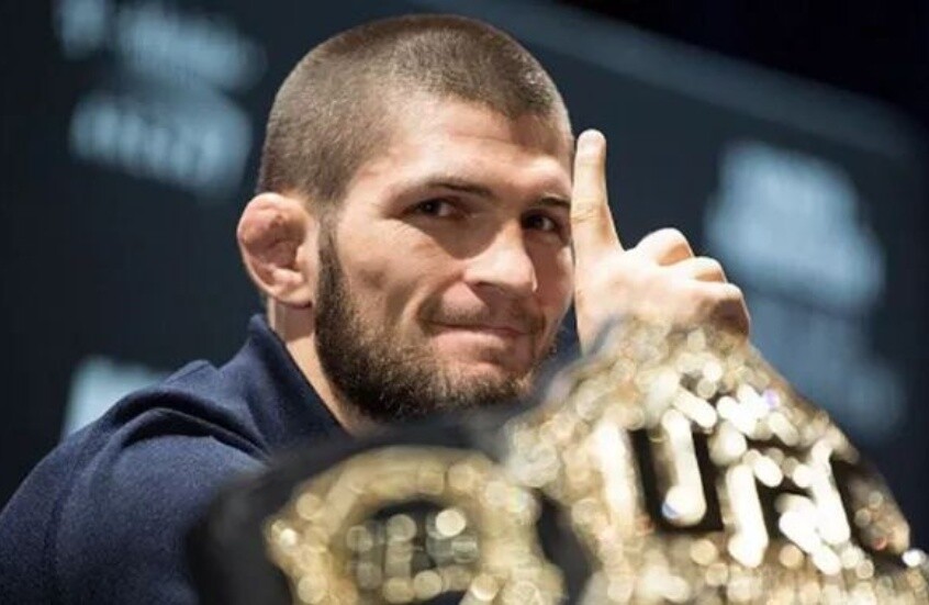 حبيب نورمحمدوف يتلقى هدية خاصة من أتلتيكو مدريد