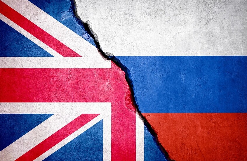 روسيا تحذر بريطانيا من التعرض لسفنها