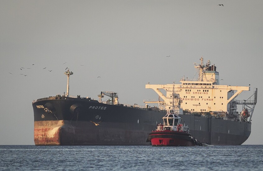 "بلومبرغ": إعفاء خاص يسمح للعراق بإرسال شحنات النفط عبر مضيق هرمز