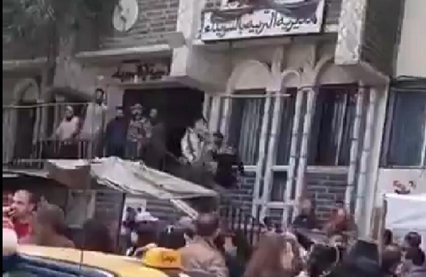 مسلحون يقتحمون مبنى مديرية التربية في السويداء رفضا لقرار وزاري (فيديو)