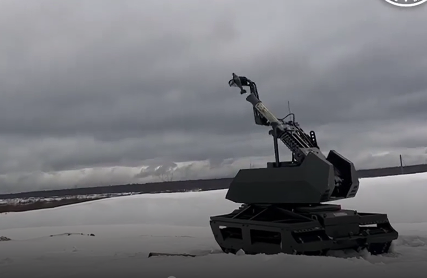 روسيا تختبر روبوتها العسكري المزود بمدفع هاون أوتوماتيكي (فيديو)