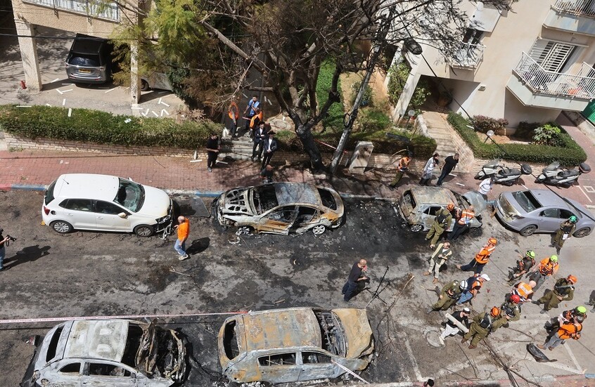 هجوم منسق من 3 جبهات.. صواريخ ومسيرات من إيران ولبنان واليمن تستهدف إسرائيل (فيديو)