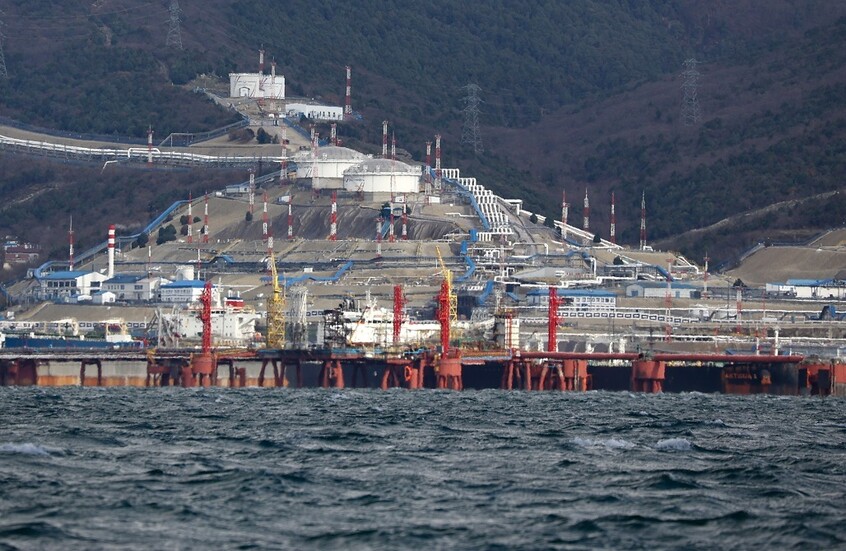 الدفاع الروسية: تضرر مرافق لـ"اتحاد خط أنابيب بحر قزوين" في نوفوروسييسك بهجوم مسيرات أوكرانية