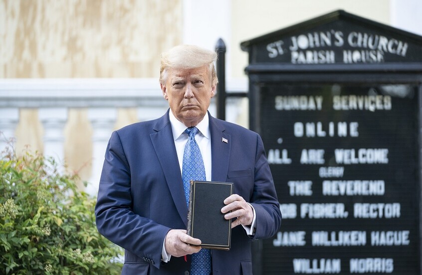 تايلور غرين تهاجم ترامب: تهديداته لإيران "جنون" و"شر" وتخالف التعاليم المسيحية