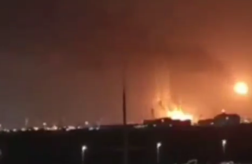 السعودية: اعتراض 7 صواريخ باليستية بالشرقية وسقوط حطام بمحيط منشآت طاقة (فيديو)