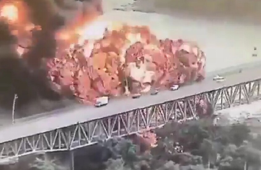 مقتل شخص جراء انفجار خزانات وقود في بنما (فيديو)