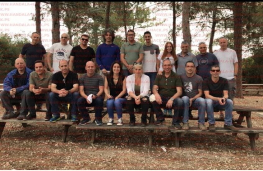 "حنظلة" الإيرانية تنشر صورة لفريق تصميم طائرة "هرمس" الإسرائيلية