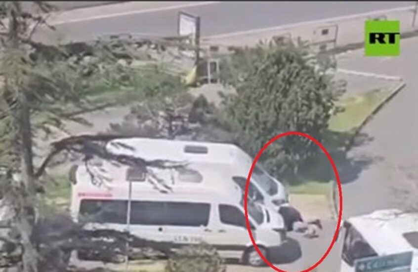 لحظة تحييد أحد المهاجمين في الهجوم على مقر القنصلية الإسرائيلية باسطنبول (فيديو)