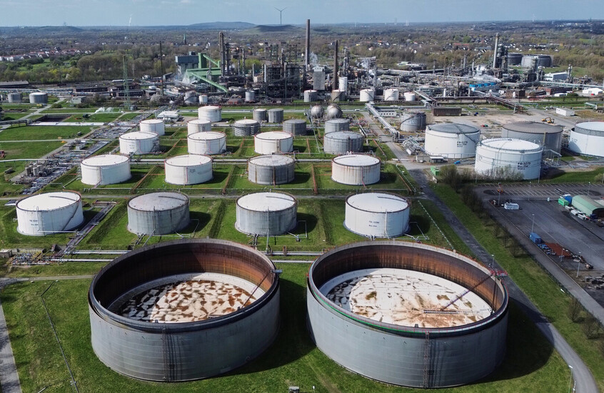 صعود أسعار النفط قبيل انقضاء مهلة ترامب لإيران