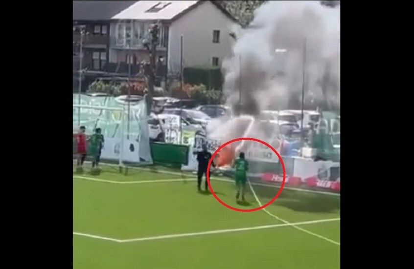 لاعب يخمد حريقا شب خلال مباراة فريقه في سويسرا (فيديو)