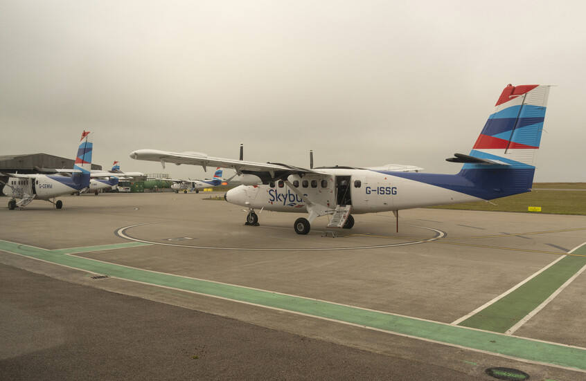 صحيفة: شركات طيران بريطانية تلغي رحلات بسبب غلاء أسعار الوقود