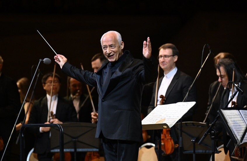 تكريم قامات فنية روسية ودولية بجائزة "كيريل لافروف" في بطرسبورغ