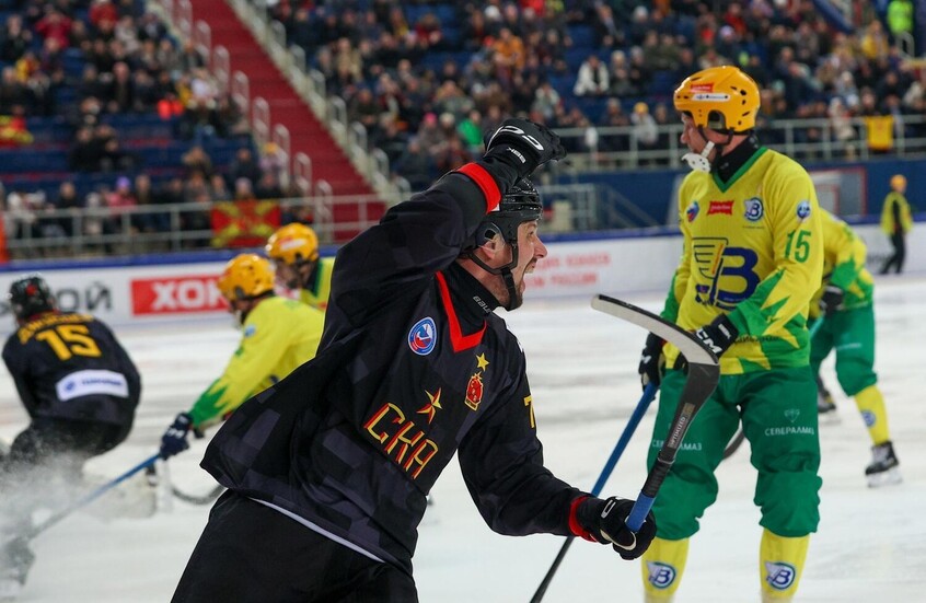 تهديدات للاعبي فنلندا بسبب لعبهما في روسيا