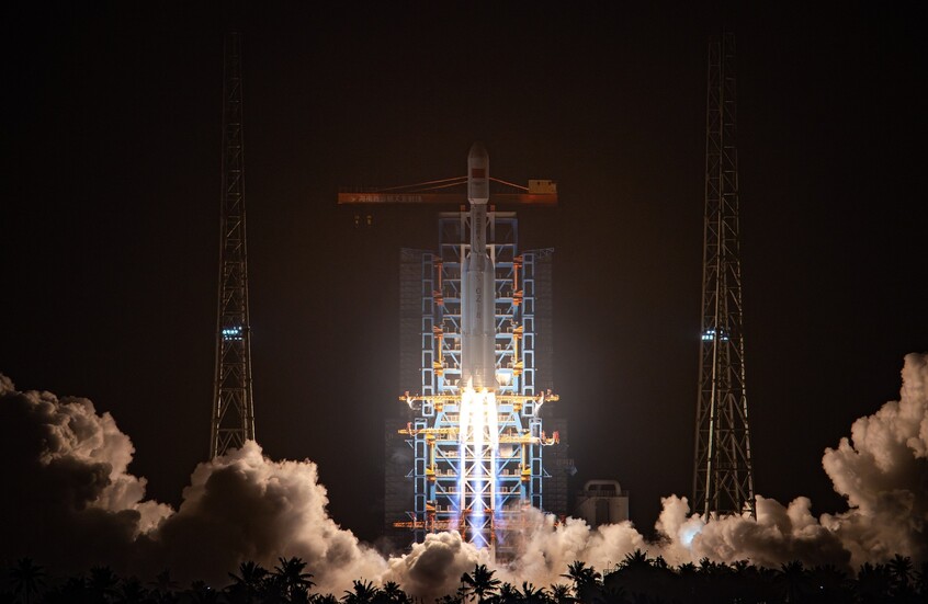 الصين تطلق 18 قمر إنترنت إلى المدار دفعة واحدة