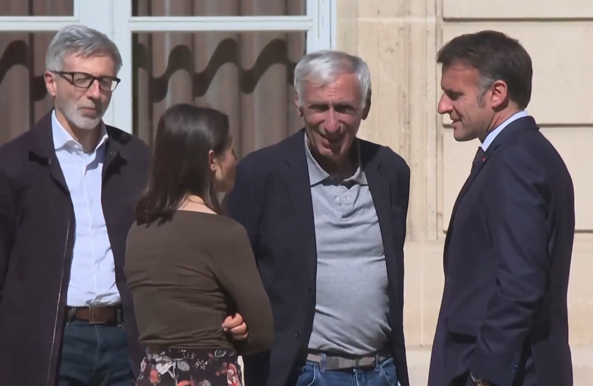 ماكرون يلتقي بفرنسيين كانا محتجزين في إيران منذ عام 2022