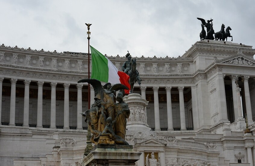 وزير خارجية إيطاليا يشجب تبني إسرائيل لقانون عقوبة الإعدام