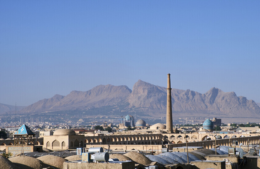 "مهر": تفعيل الدفاعات الجوية في عدد من المدن الإيرانية وسماع دوي انفجار في أصفهان