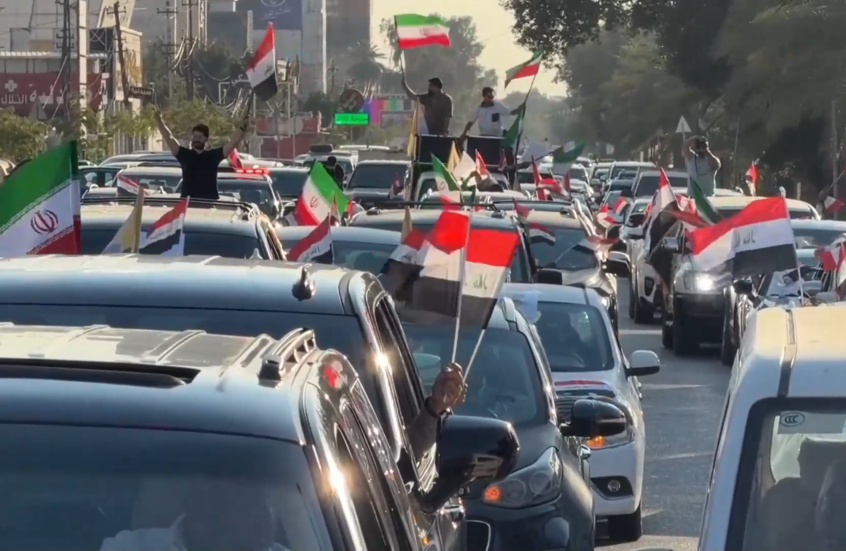 مواكب السيارات تجوب شوارع بغداد احتفالا بانتصار إيران في الحرب مع الولايات المتحدة وإسرائيل