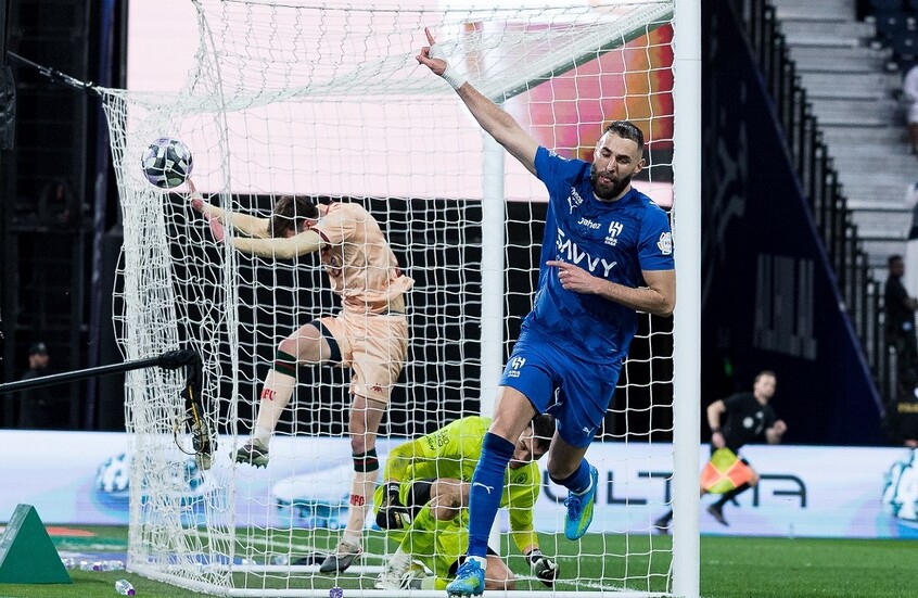 الهلال يمطر شباك الخلود بالأهداف نصفها لبنزيما (فيديو)