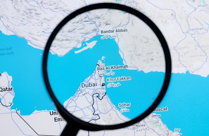 إيران تحدد طرقا ملاحية بديلة في مضيق هرمز لتجنب الألغام البحرية