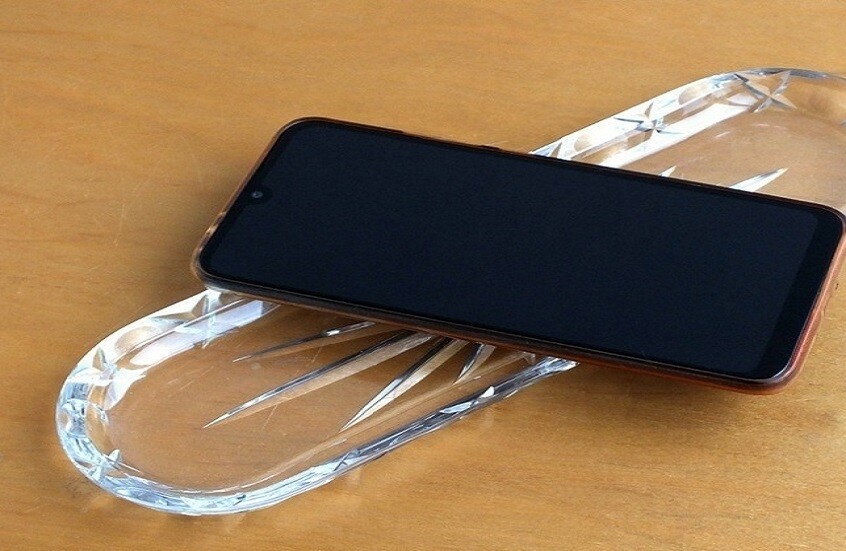 لماذا لا يجب إعطاء الطفل هاتفا ذكيا قبل سن 11 عاما؟