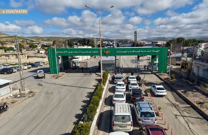 عودة الحركة عبر معبر جديدة يابوس الحدودي بين سوريا ولبنان (صور)