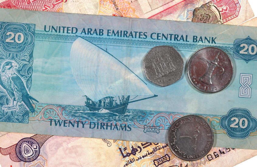 الإمارات والبحرين توقعان اتفاقا لمقايضة الدرهم والدينار